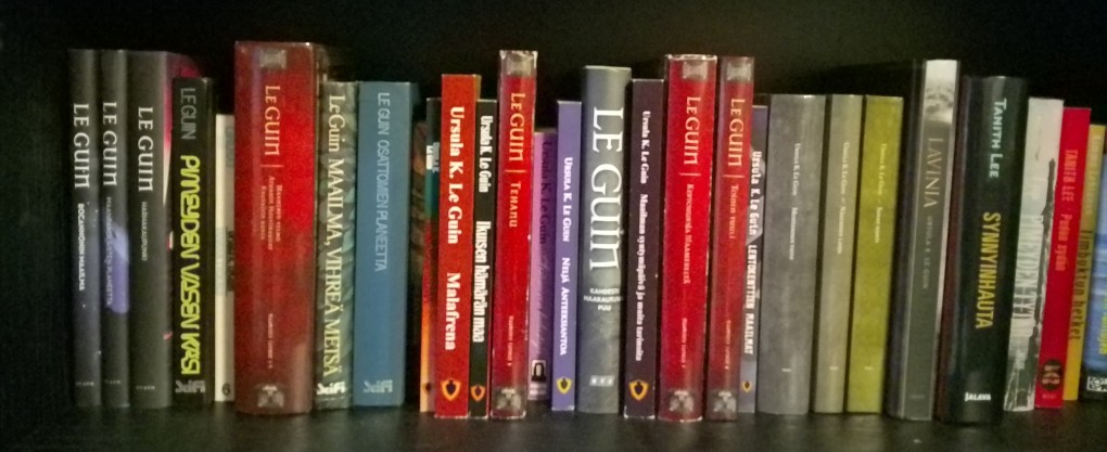 Kuva kirjahyllystä Ursula Le Guin – Kimmo Lehtonen